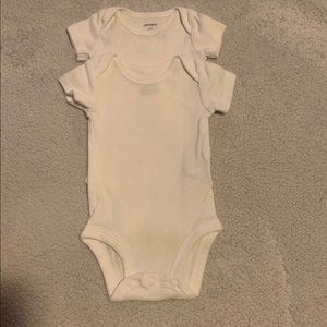 Set of 2 carter’s onsies